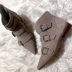 New 9WEST Seraphim Pointy Toe Booties, Taupe - Women's size 5.5